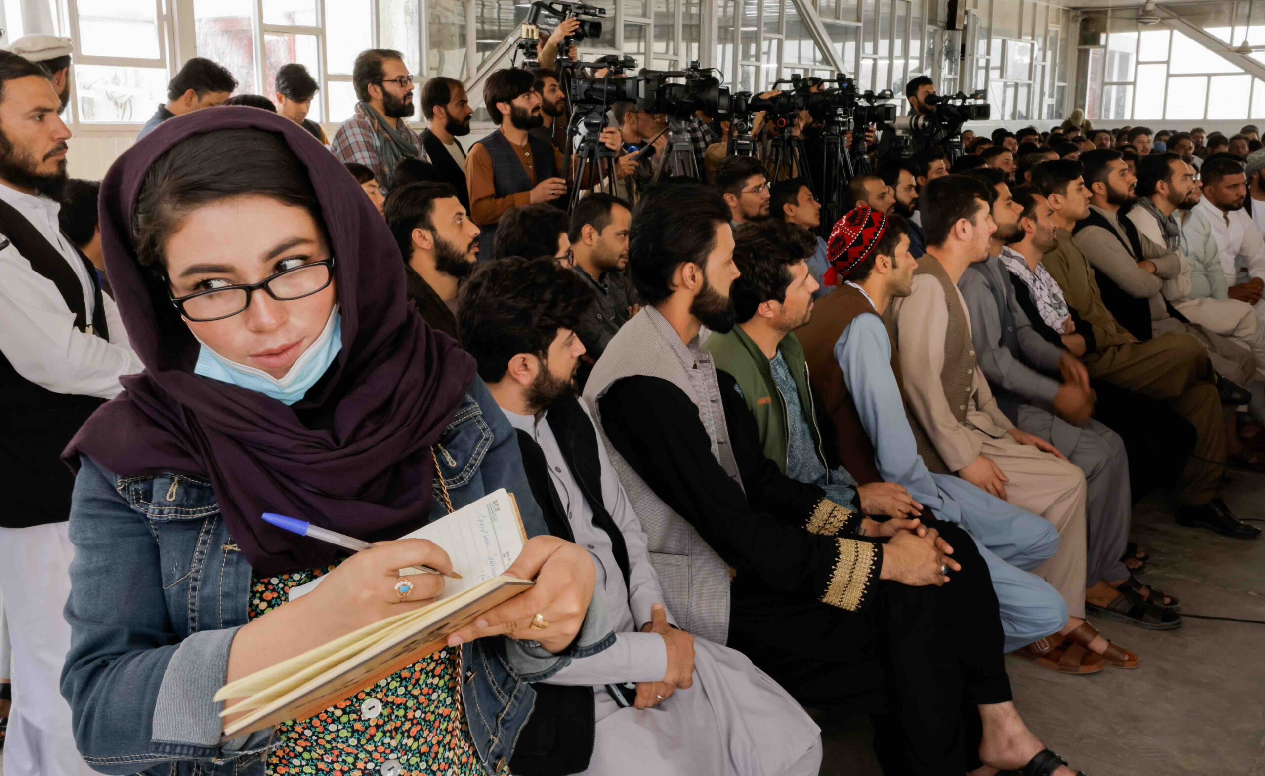 As winter approaches, Afghan women journalists speak out: “I enjoyed all the liberties of life. Now I feel like a prisoner”